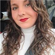 Profesora de infantil y de primaria apta para todas las edades y niveles.